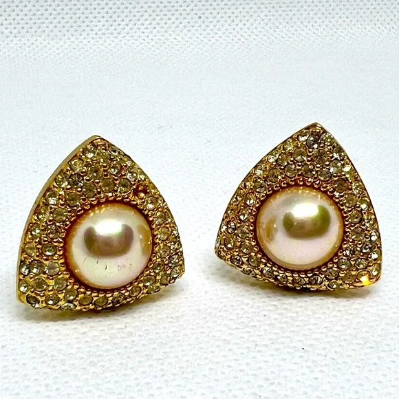 Chr. Dior Vintage Gold Plate Pave’ Crystal Triangular Pearl Clip Earrings - Picture 4 of 10